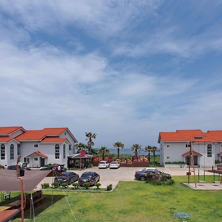 Morning Beach Pension Jeju Exterior photo