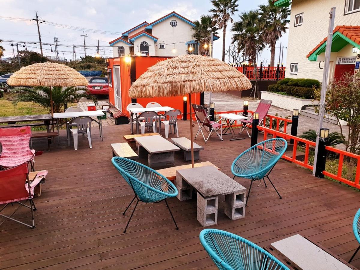 Morning Beach Pension Jeju Exterior photo