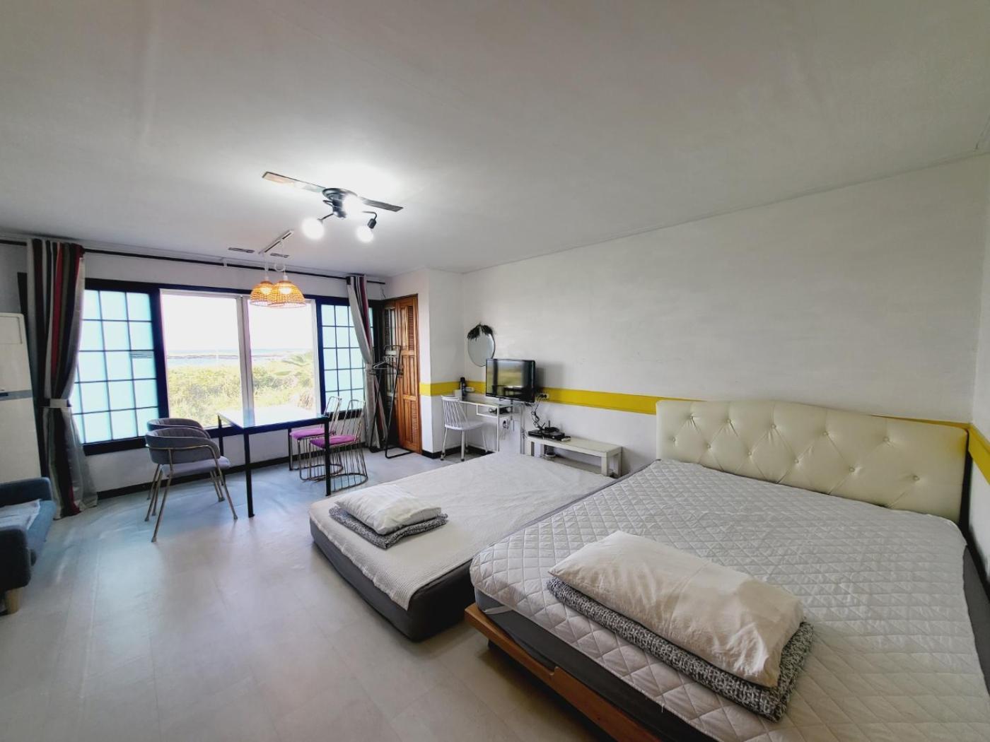 Morning Beach Pension Jeju Exterior photo