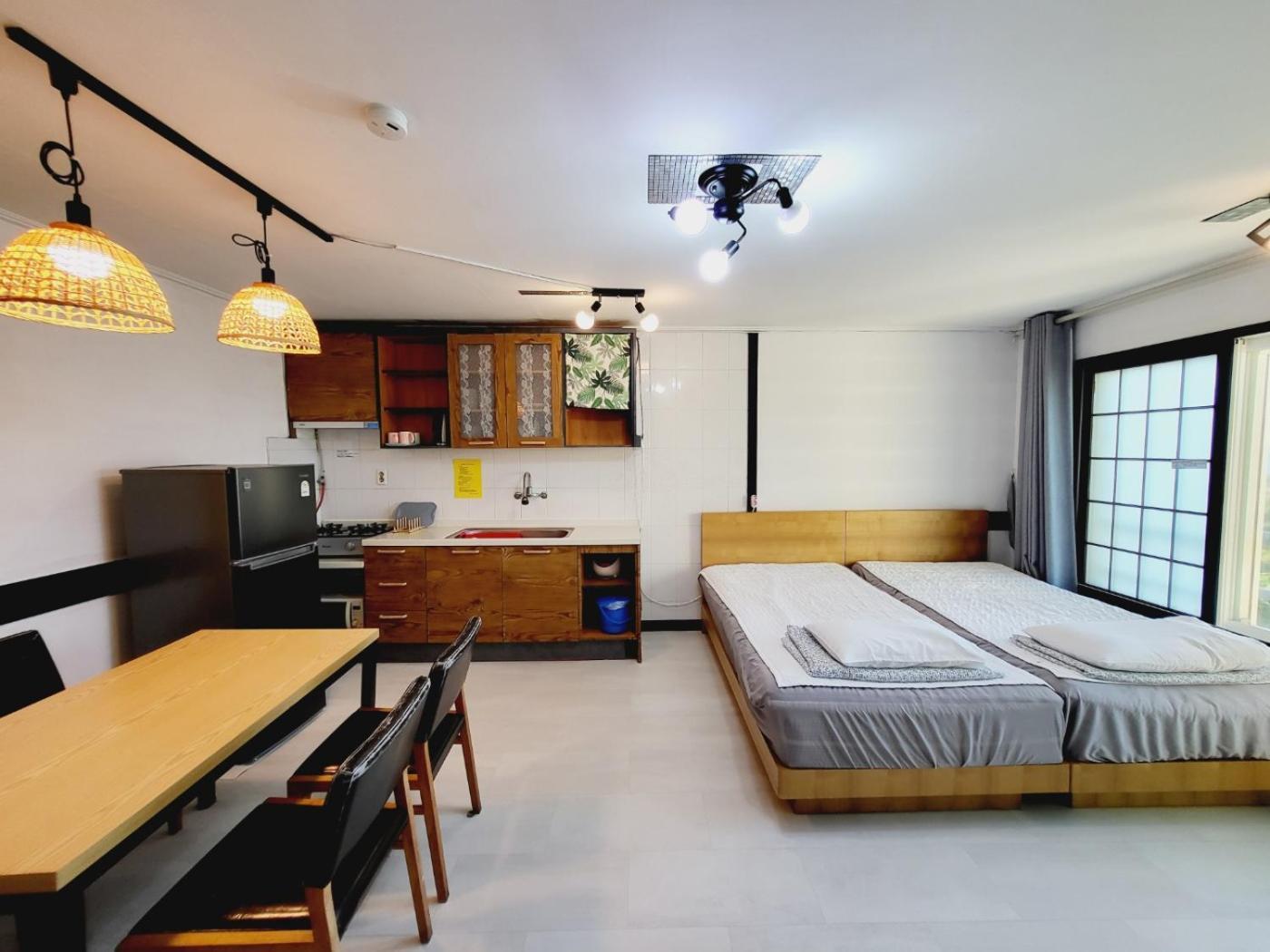 Morning Beach Pension Jeju Exterior photo