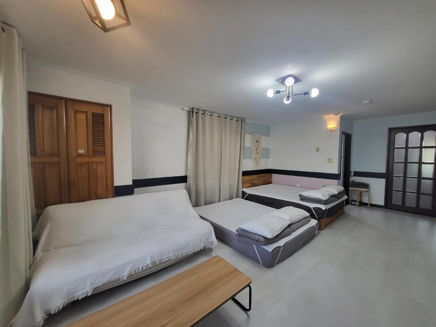 Morning Beach Pension Jeju Exterior photo