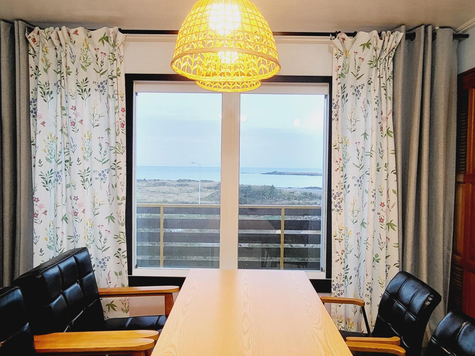 Morning Beach Pension Jeju Exterior photo