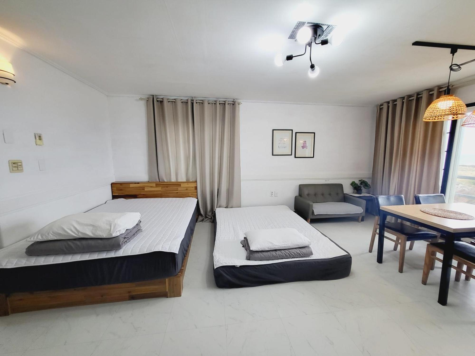 Morning Beach Pension Jeju Exterior photo